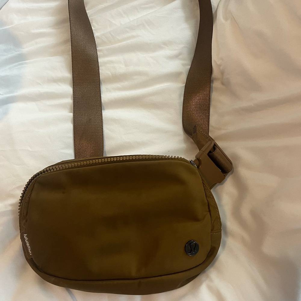 Lululemon everywhere belt bag golden brown